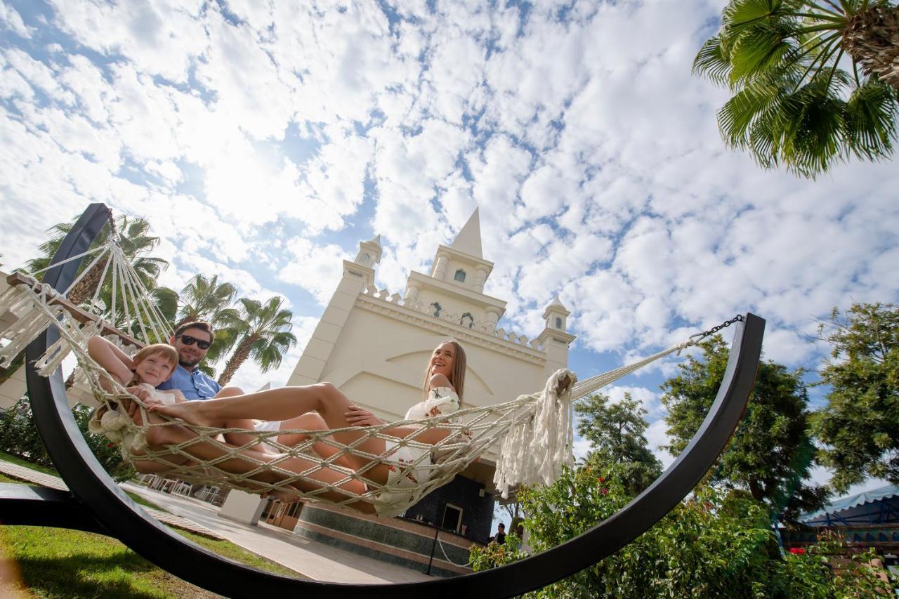 Kamelya Aishen Club & Aqua Ultra All Inclusive Kids Concept Side Exteriér fotografie The St. Peter's Cathedral, the seat of the Diocese of Darwin